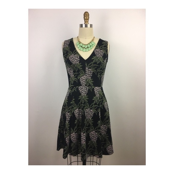 H&M Shift Dress Knee Length Pineapple Print Sz S - Picture 2 of 8